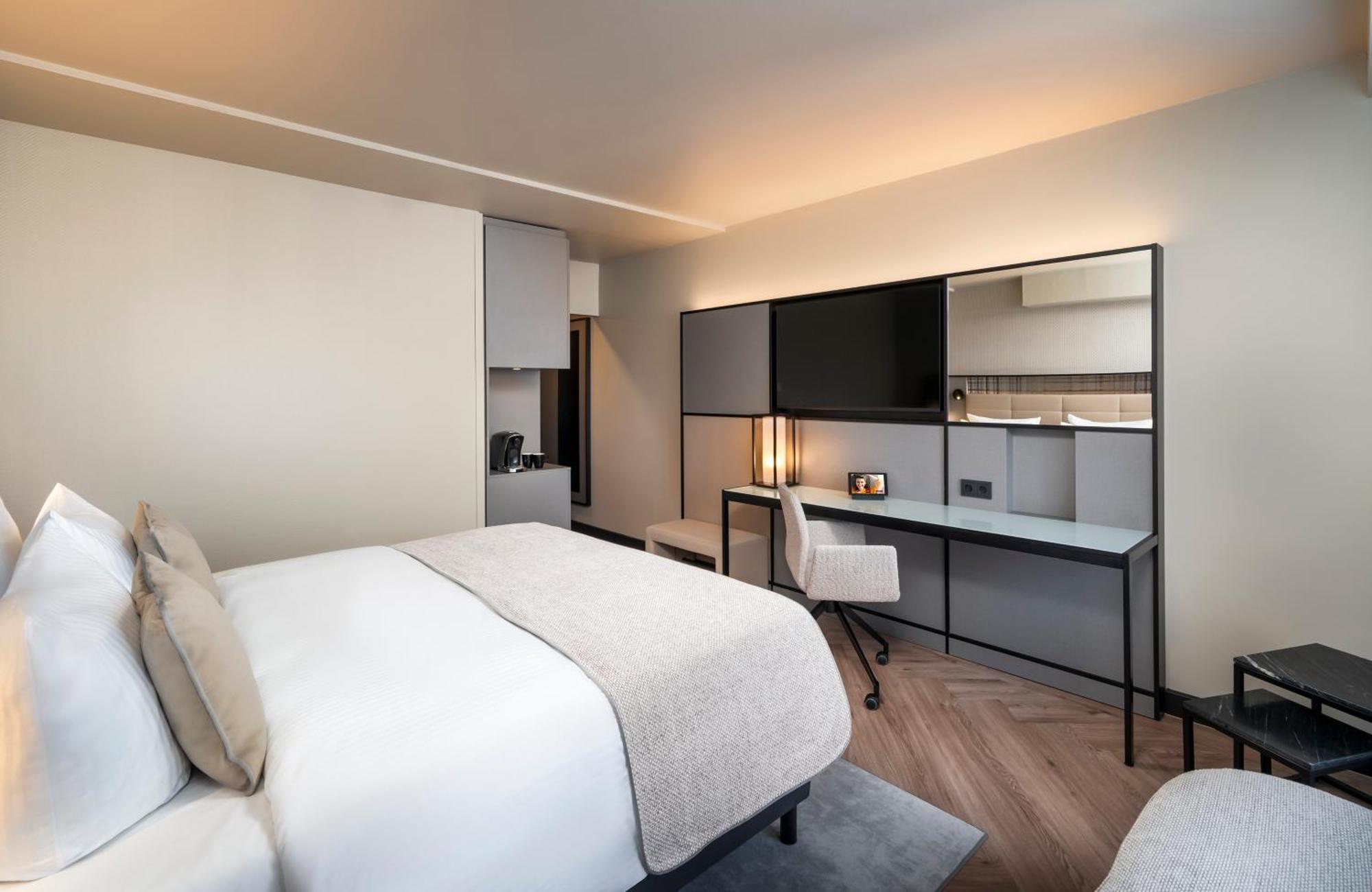 Hotel Leonardo Royal Frankfurt 4*